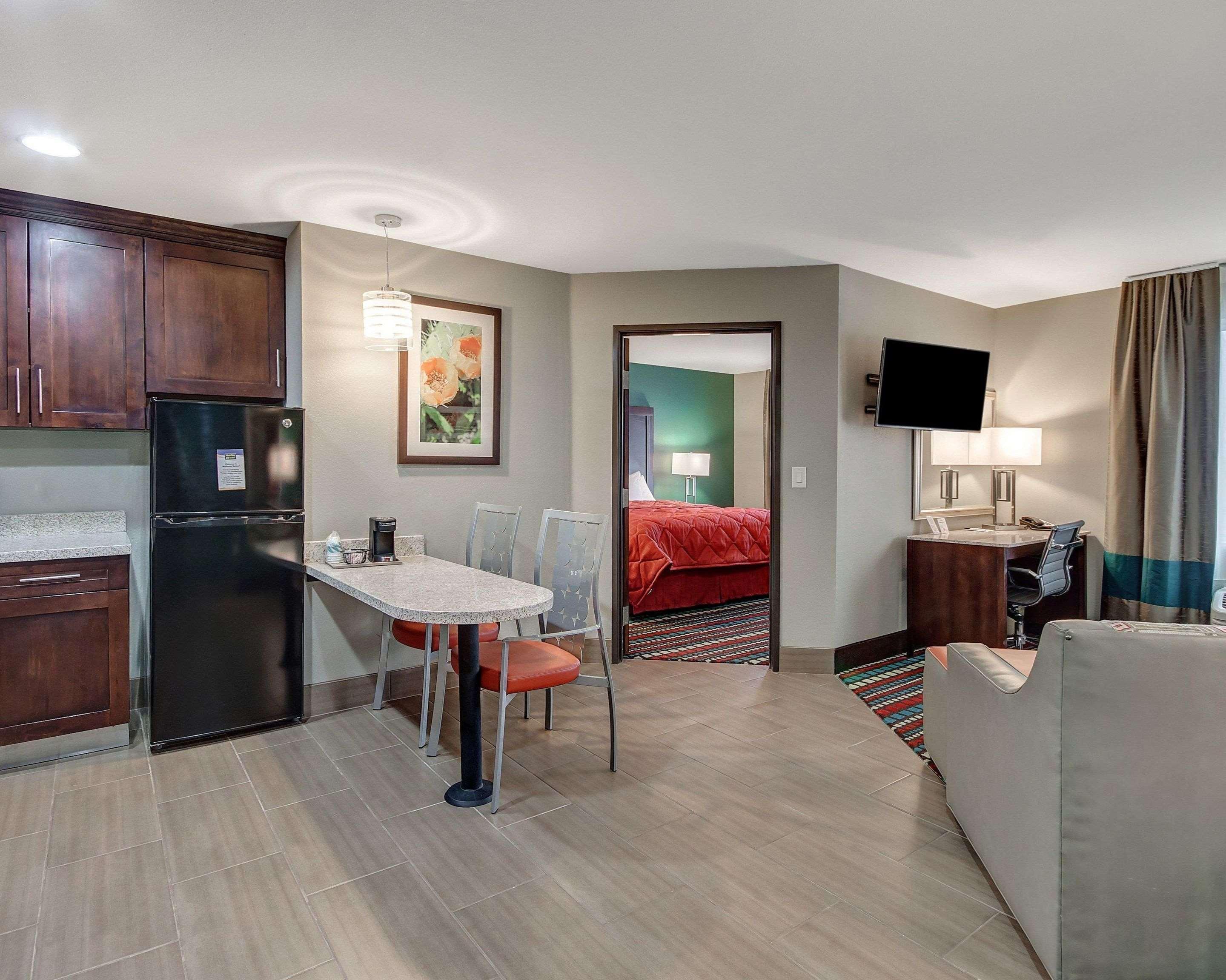 הובס Mainstay Suites מראה חיצוני תמונה