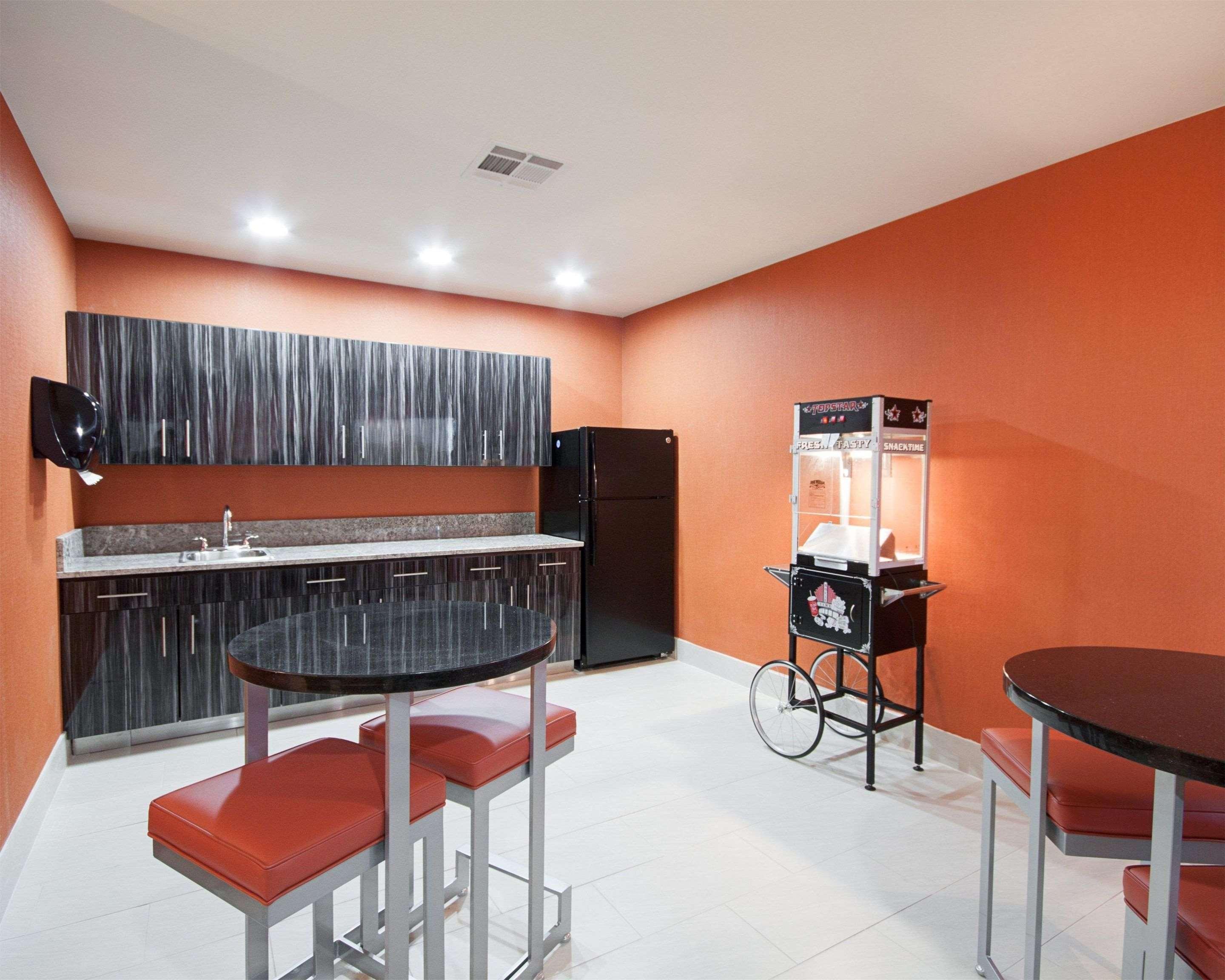 הובס Mainstay Suites מראה חיצוני תמונה