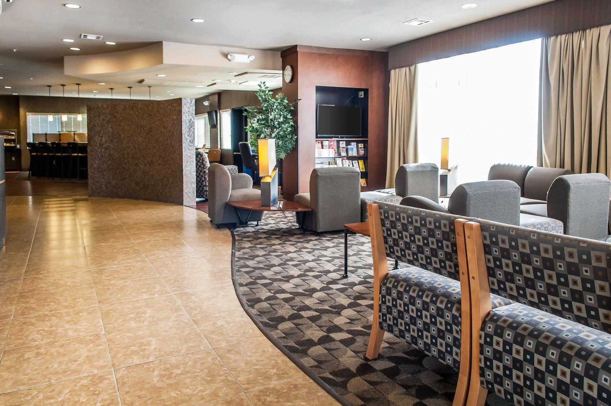 הובס Mainstay Suites מראה חיצוני תמונה